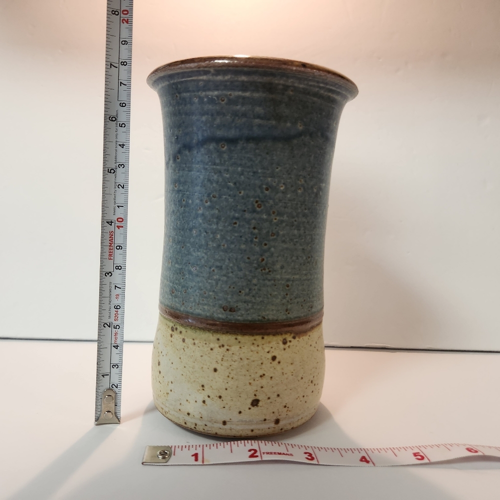 Abstract Beach Scene Ceramic Vase - Picture 13 of 14